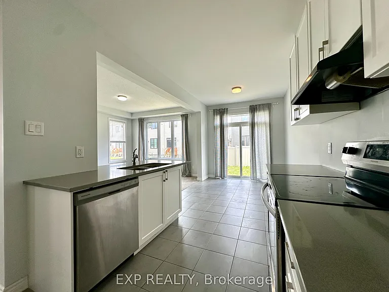 823 Regulus Rdg — Photo 7