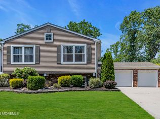 12 Silversmith Ct, Howell, NJ 07731