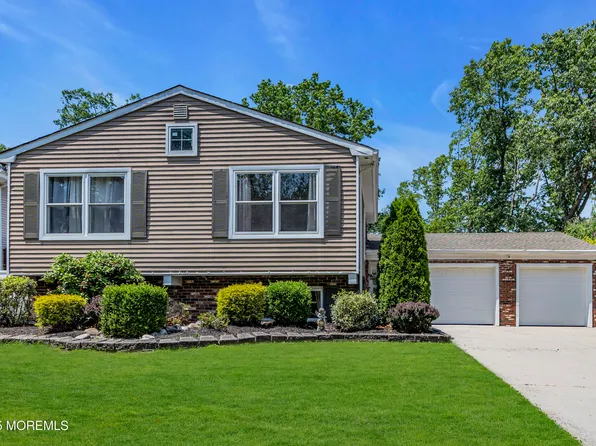 12 Silversmith Court, Howell, NJ 07731