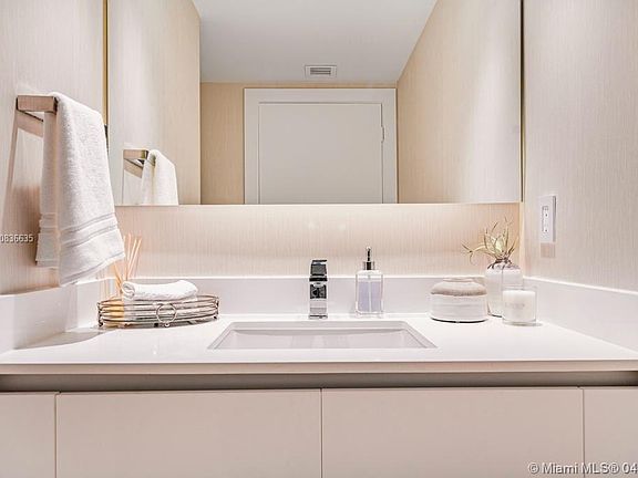 5th image of 330 Sunny Isles Beach Blvd #5-1507