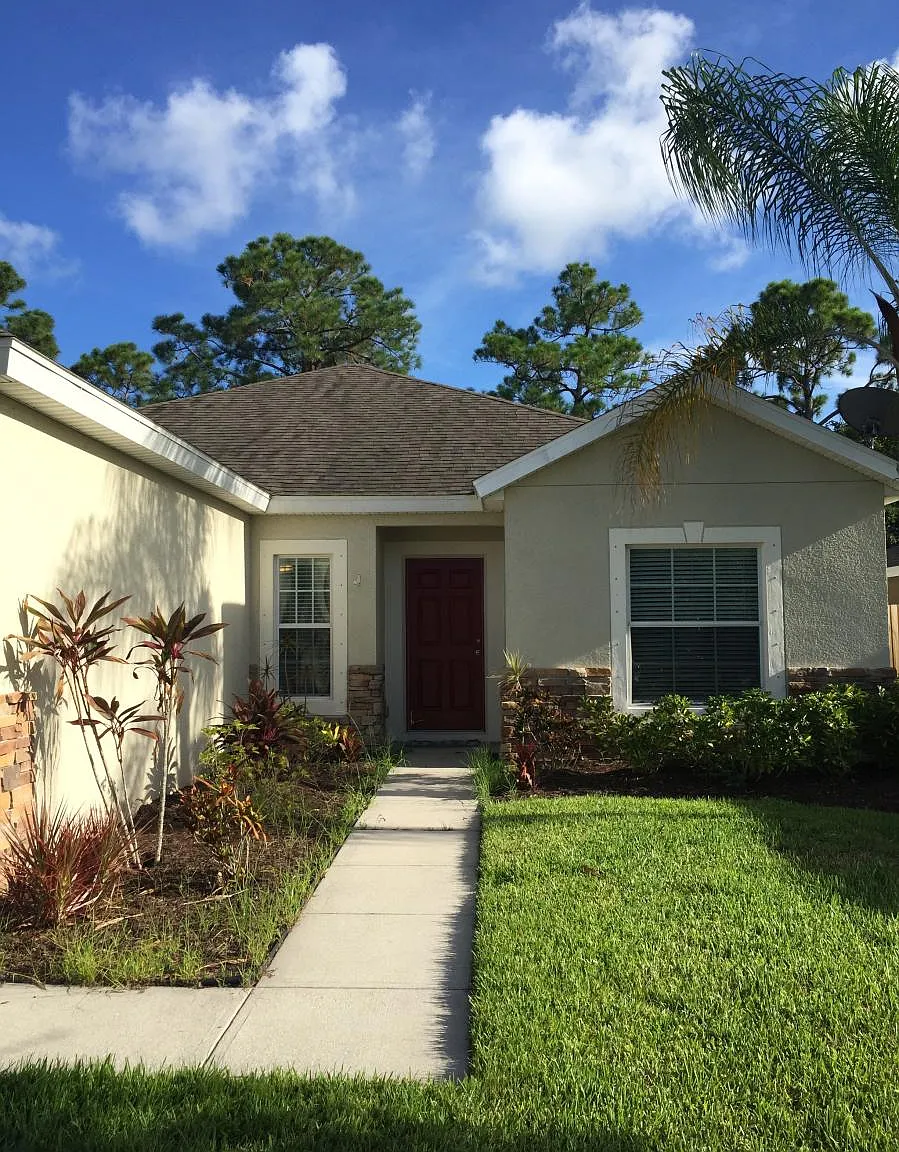 4 bed, 1549 sqft, $2,325 — Photo 2