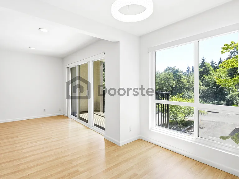 12700 NE 8th St #E303 — Photo 16