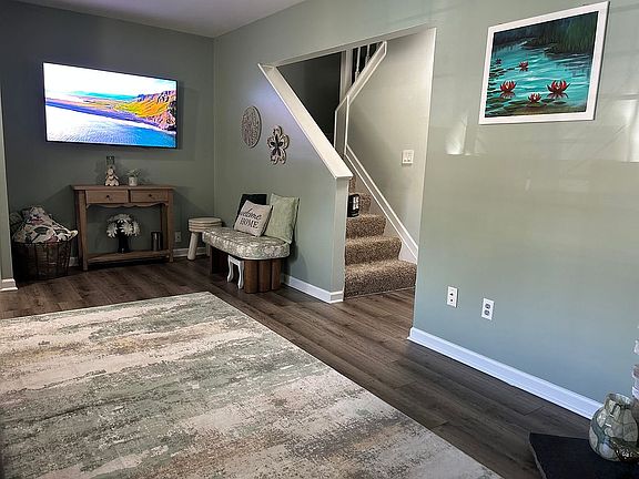 4th image of 249 Wind Way Dr