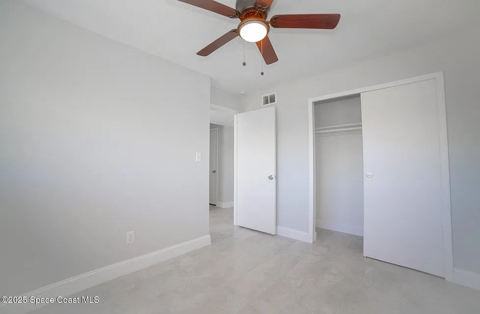 230 West Towne Place, E - 1 — Photo 4