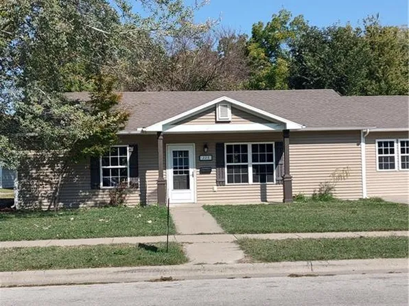 225 E Central St, Nevada, MO 64772
