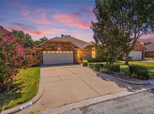 6207 Declaration Dr, Arlington, TX 76002