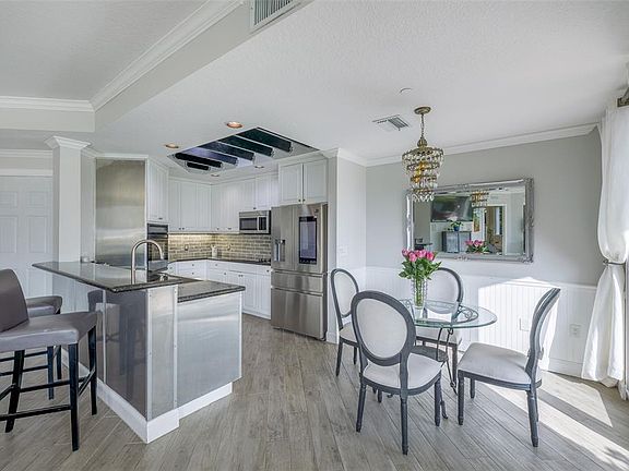 5th image of 555 5TH AVENUE NE #183