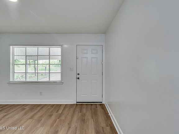 3rd image of 1872 Shady Lane Dr