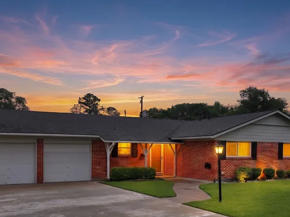 5621 Wedgworth Rd, Fort Worth, TX 76133