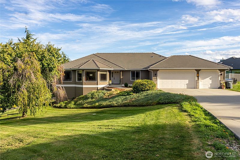 2nd image of 3555 Westridge Place