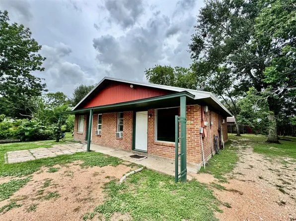 116 W Davitt St APT 3, Eagle Lake, TX 77434