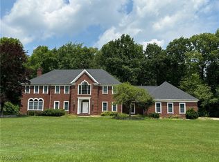 4641 N Ridge Dr, Akron, OH 44333