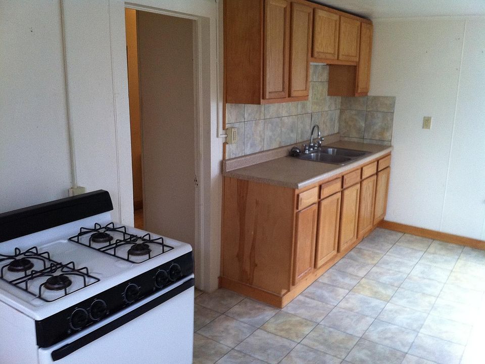Large kitchen with good lighting