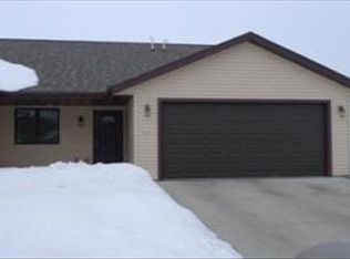 1096 Kristy Ln, Onalaska, WI 54650