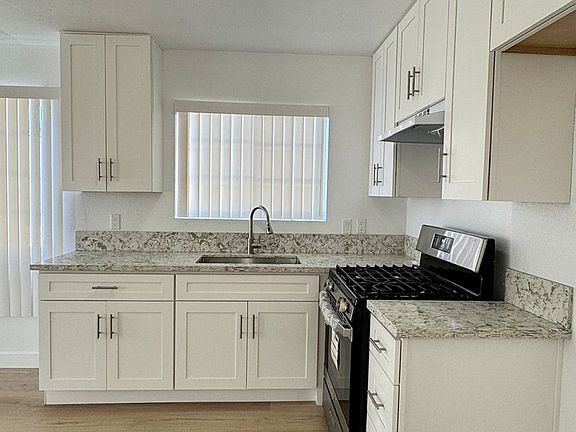 5th image of 1730 Obispo Ave Unit 1736-3
