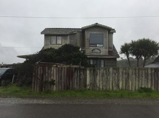 445 Lincoln Ave SW, Bandon, OR 97411