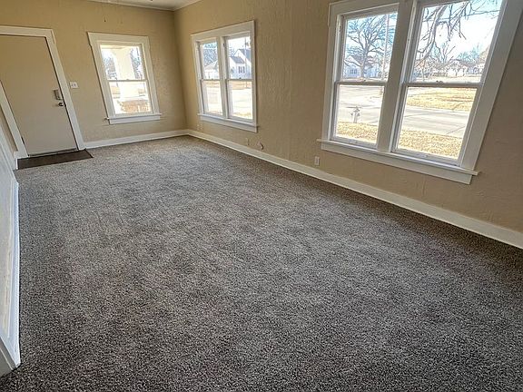 3rd image of 821 W Highland Ave