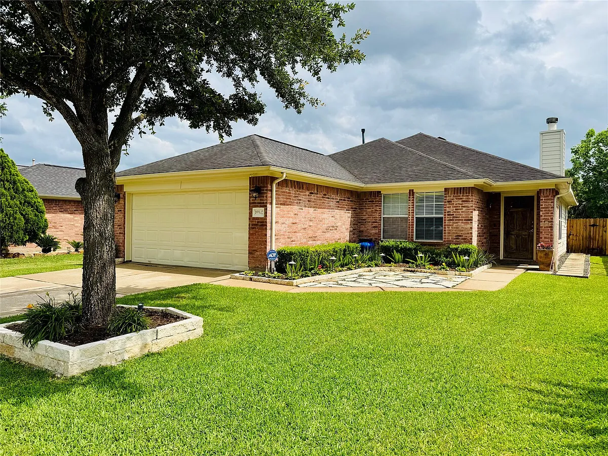 Building Photo - 19347 Otter Trail Ct