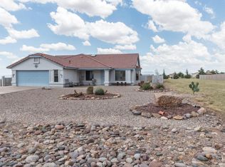 7057 S Pinon Dr, Hereford, AZ 85615