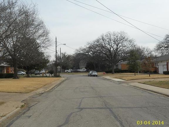 2nd image of 1319 Ross Dr