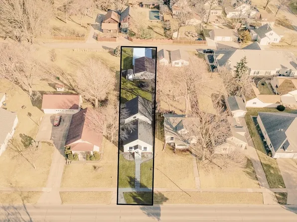 1210 Broadway St, Pella, IA 50219