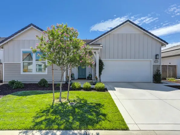 8200 Oakcliff Dr, Roseville, CA 95747