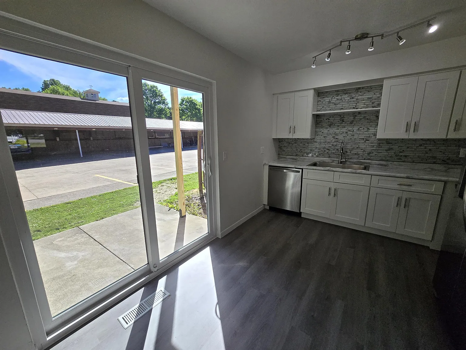 4705 Fishcreek Road - 2 — Photo 3