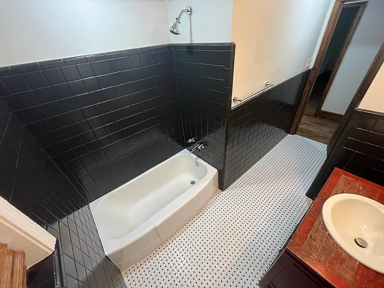501 Devon Dr — Photo 22
