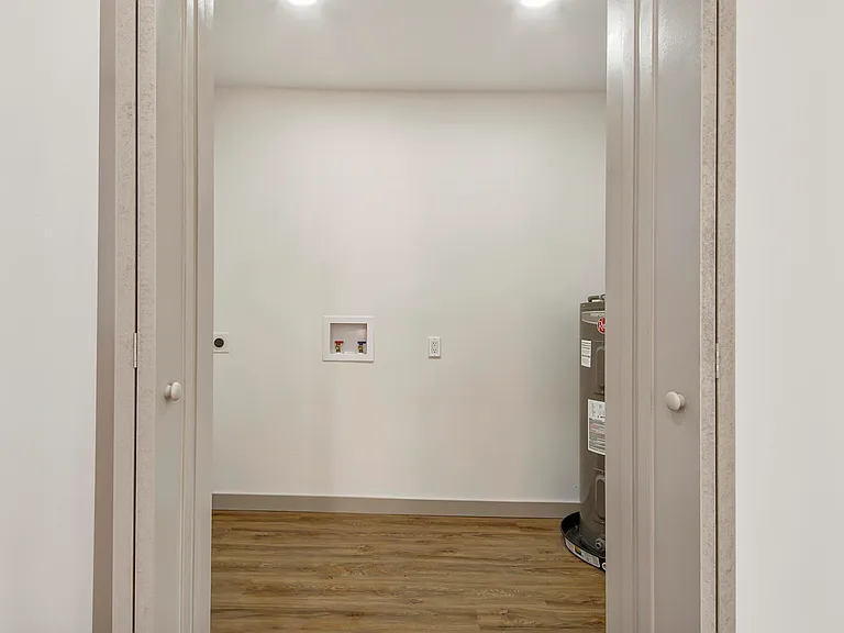 112 N Gayle Ave — Photo 12