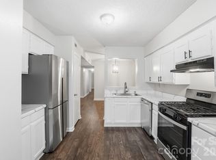 6043 Green Forest Dr, Charlotte, NC 28212