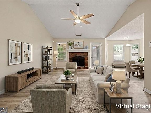 2nd image of 410 Wilshire Ln