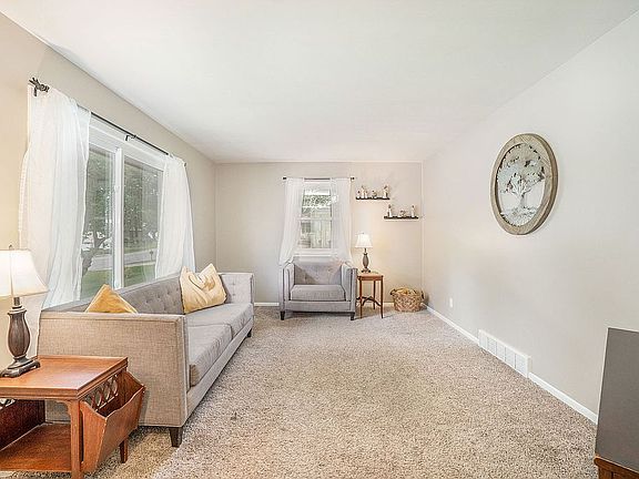 5th image of 406 High Ct