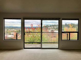 7505 SE 28th St APT 207, Mercer Island, WA 98040
