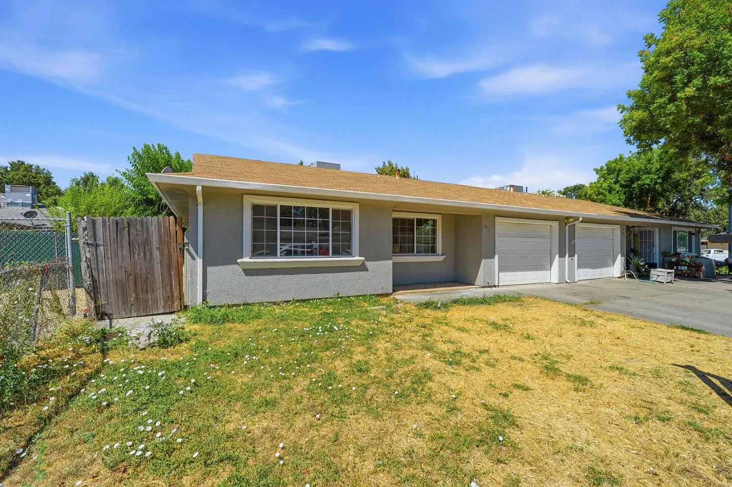 3 bed, 1100 sqft, $2,320 — Photo 2