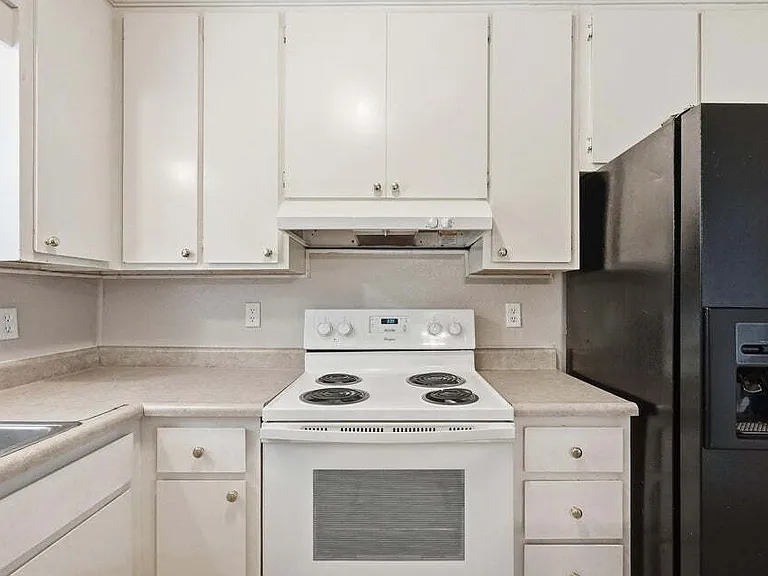 106 Andrews Ave — Photo 20