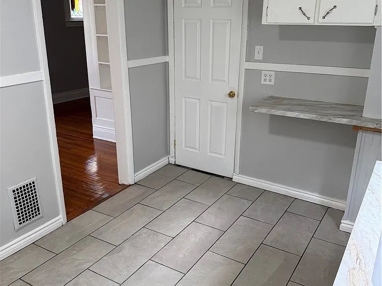 415 Magee Ave #2 — Photo 3