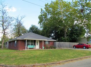 302 S 3rd Ave, Durant, OK 74701