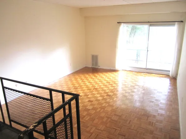 57 Broadlawn Park #10, West Roxbury, MA 02132