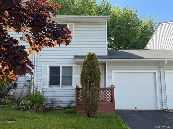 42 Krier Ln, Kiamesha Lake, NY 12751