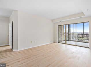 19375 Cypress Ridge Ter UNIT 215, Leesburg, VA 20176