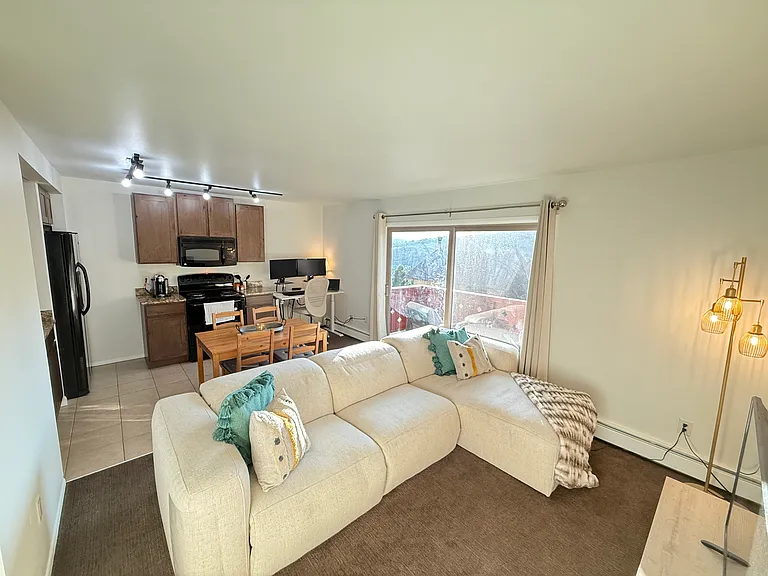 170 Evergreen Rd #D202 — Photo 4