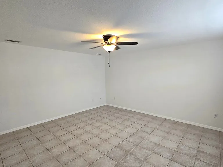 1820 Marcia St — Photo 5