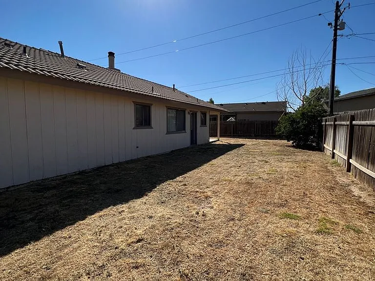 21421 Circle Dr — Photo 9