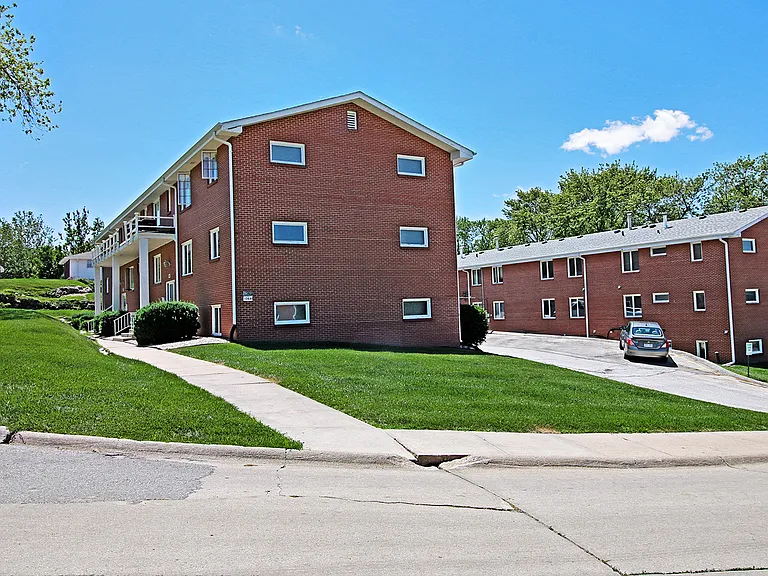 Flats on 75th — Photo 11