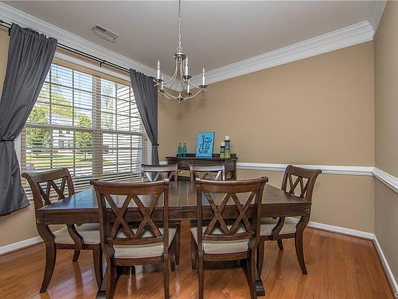 5th image of 13325 Rossington Pl