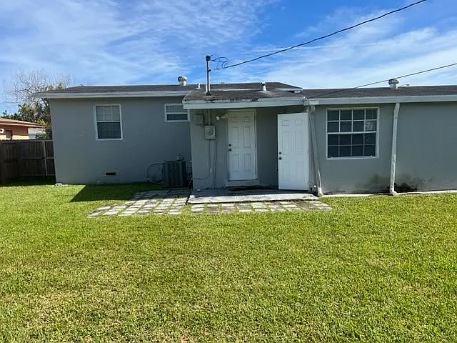 8581 SW 27th St — Photo 17