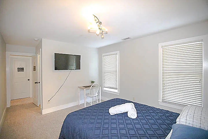 1285 Martin St SE — Photo 9