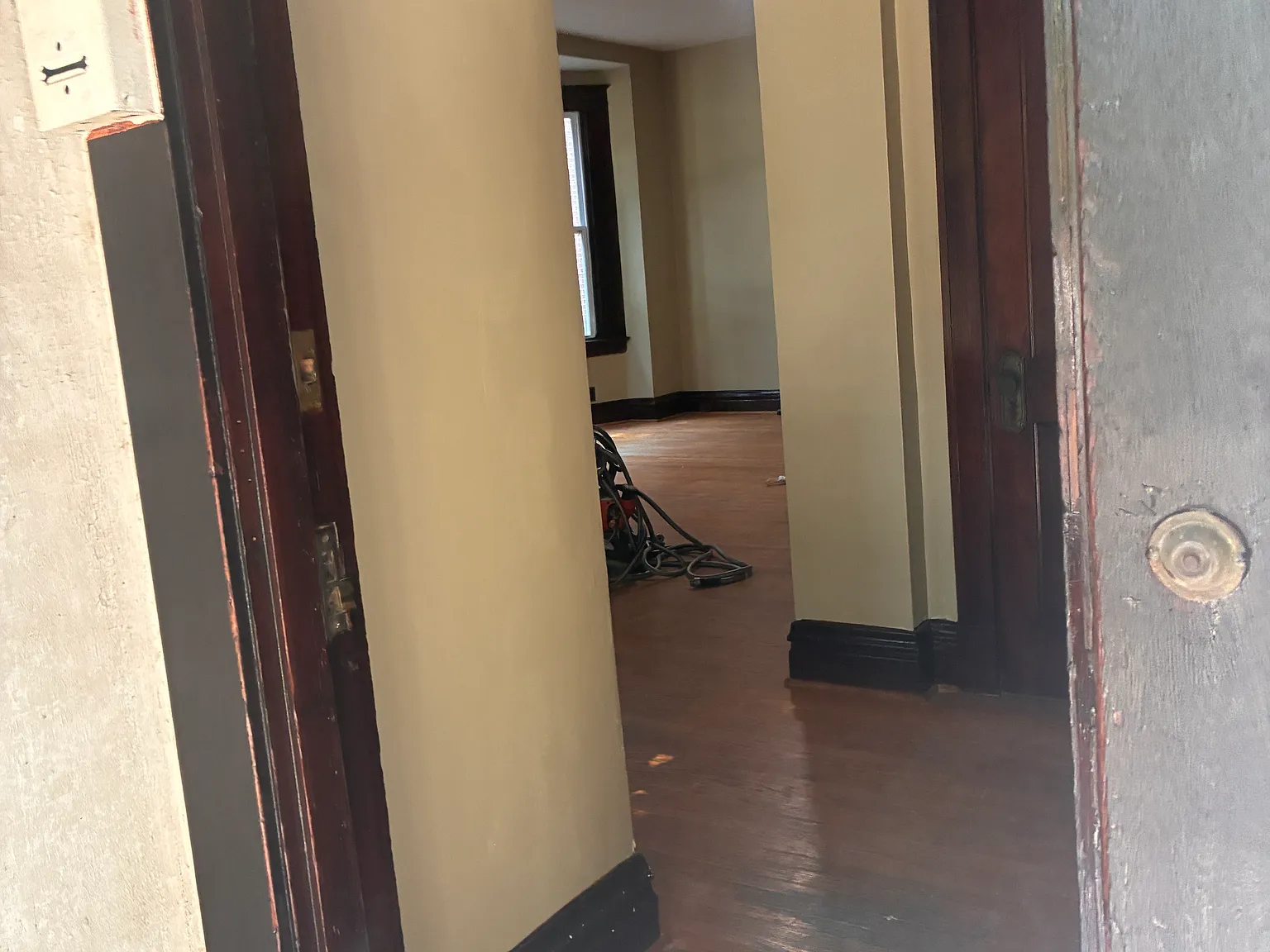 2 bed, 1250 sqft, $1,300 — Photo 2