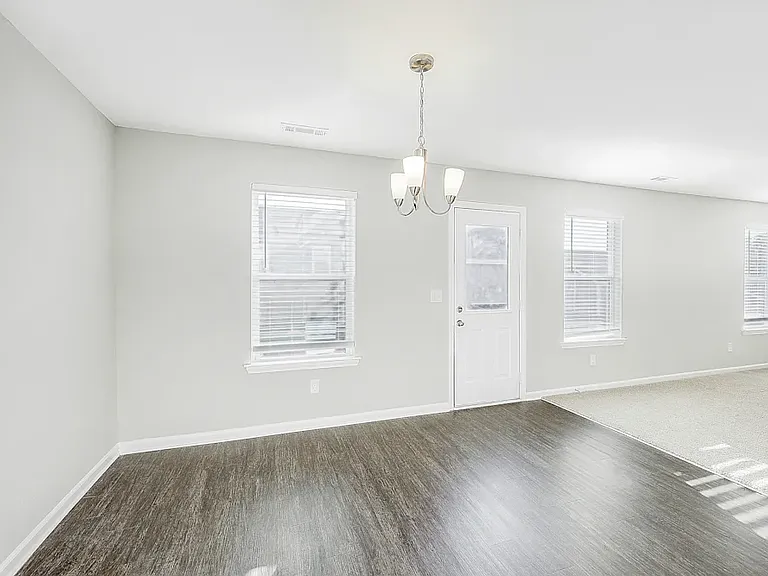 209 Kirkside Dr — Photo 4