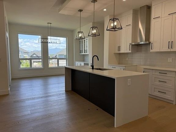 2nd image of 10070 178th St